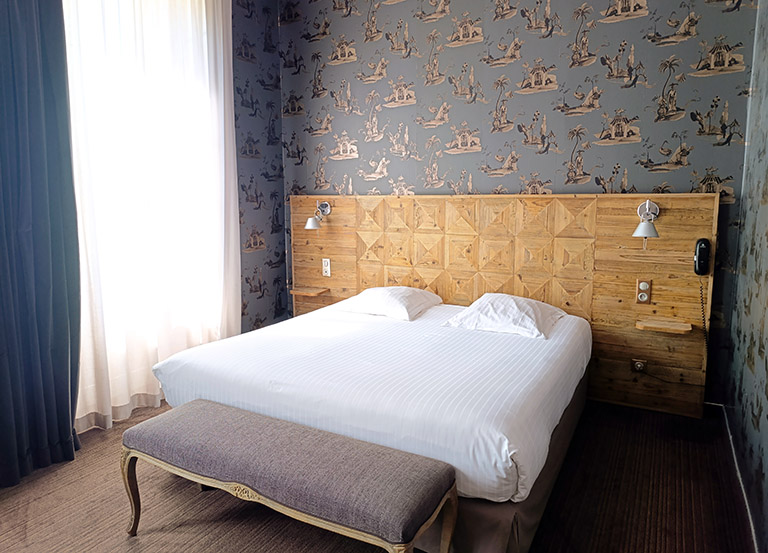 Badezimmer Komfort-Zimmer Hotel de Paris in Besan&ccedil;on