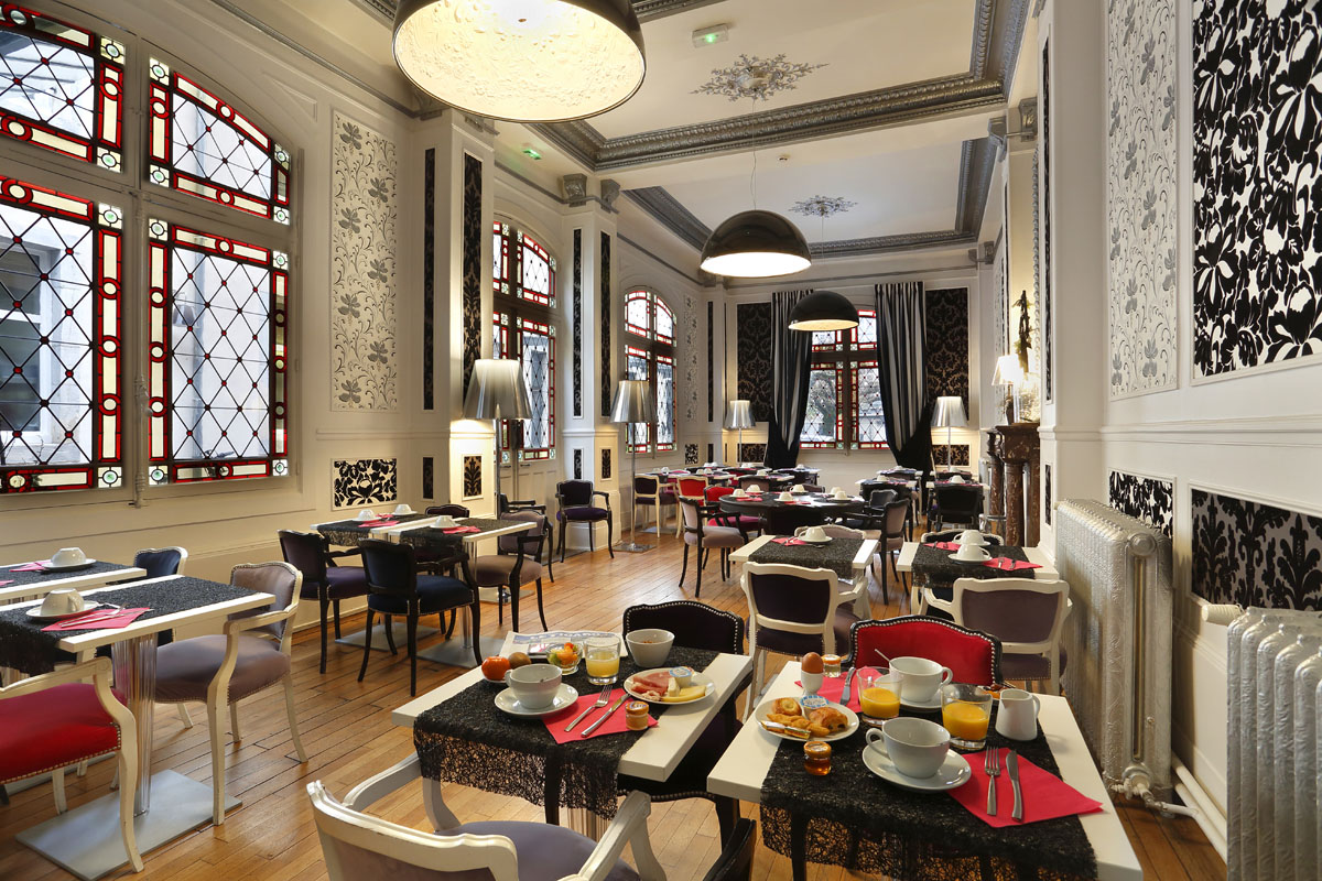 Salle des petits déjeuner Hôtel de Paris à Besançon